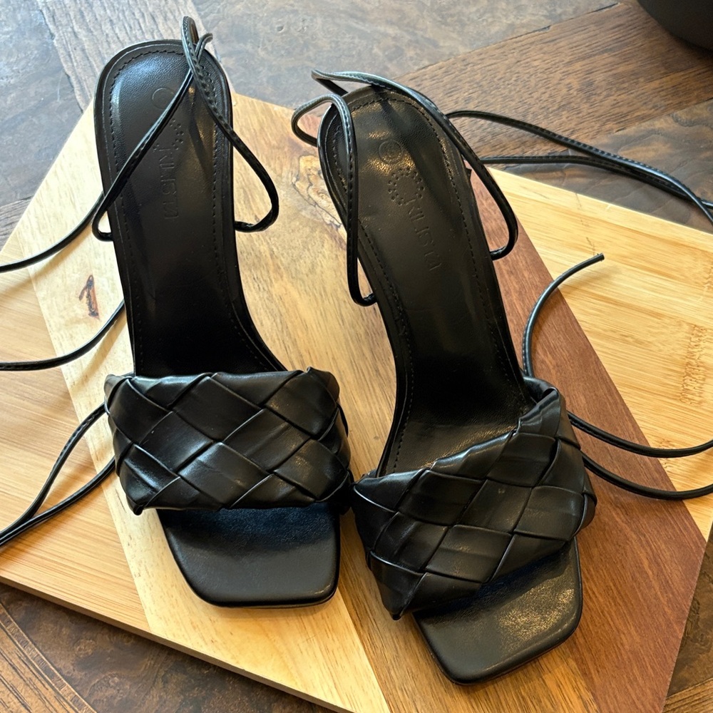 Black Strappy Women's Heeled Sandals
